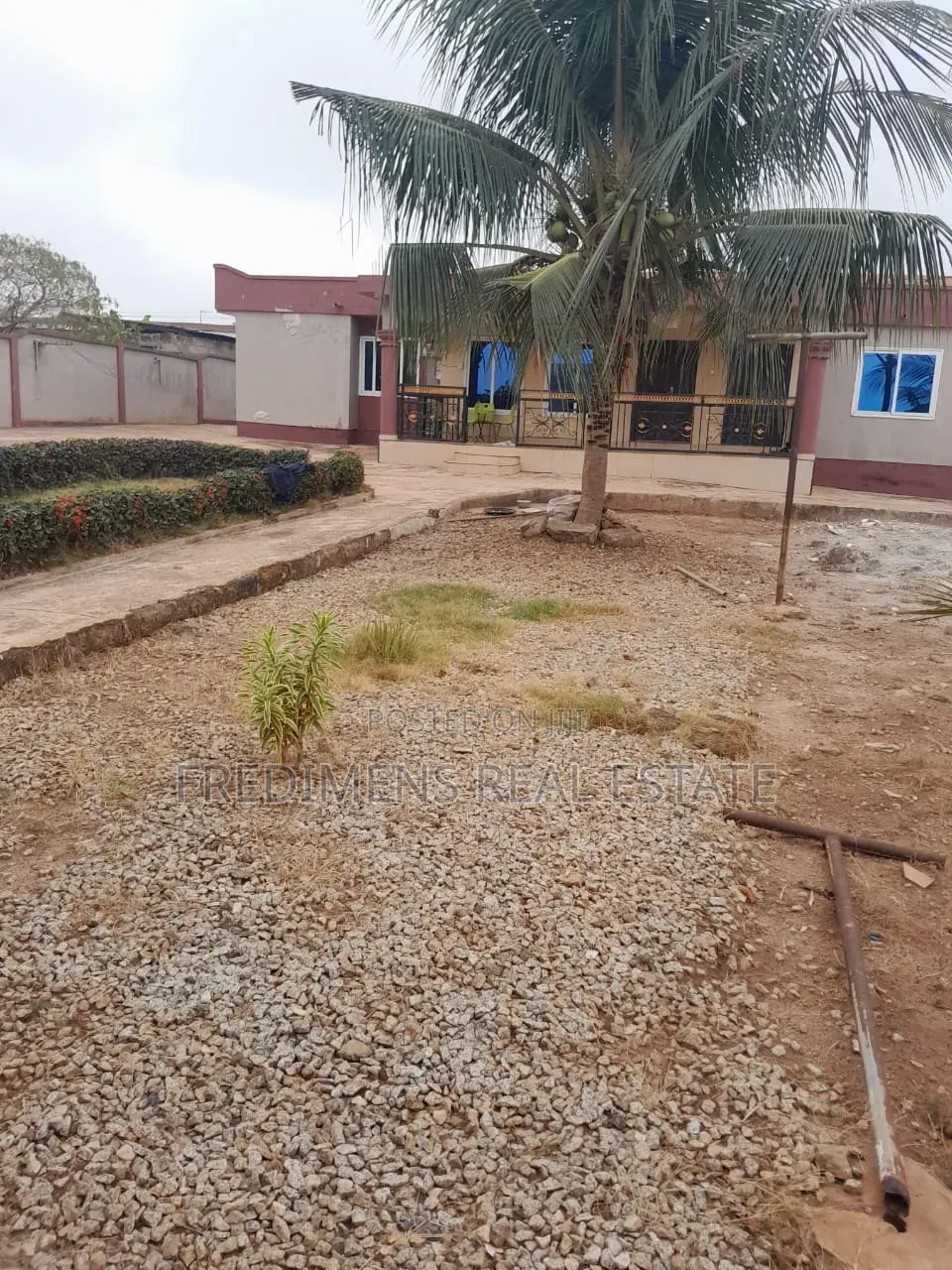 5bdrm House in Fredimens Real, Atwima Kwanwoma for sale