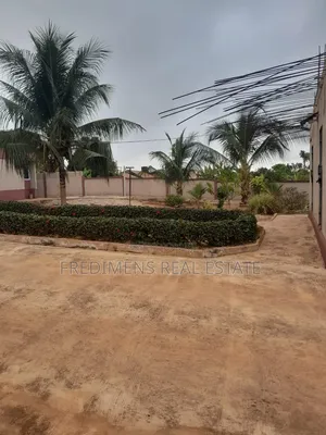 5bdrm House in Fredimens Real, Atwima Kwanwoma for sale