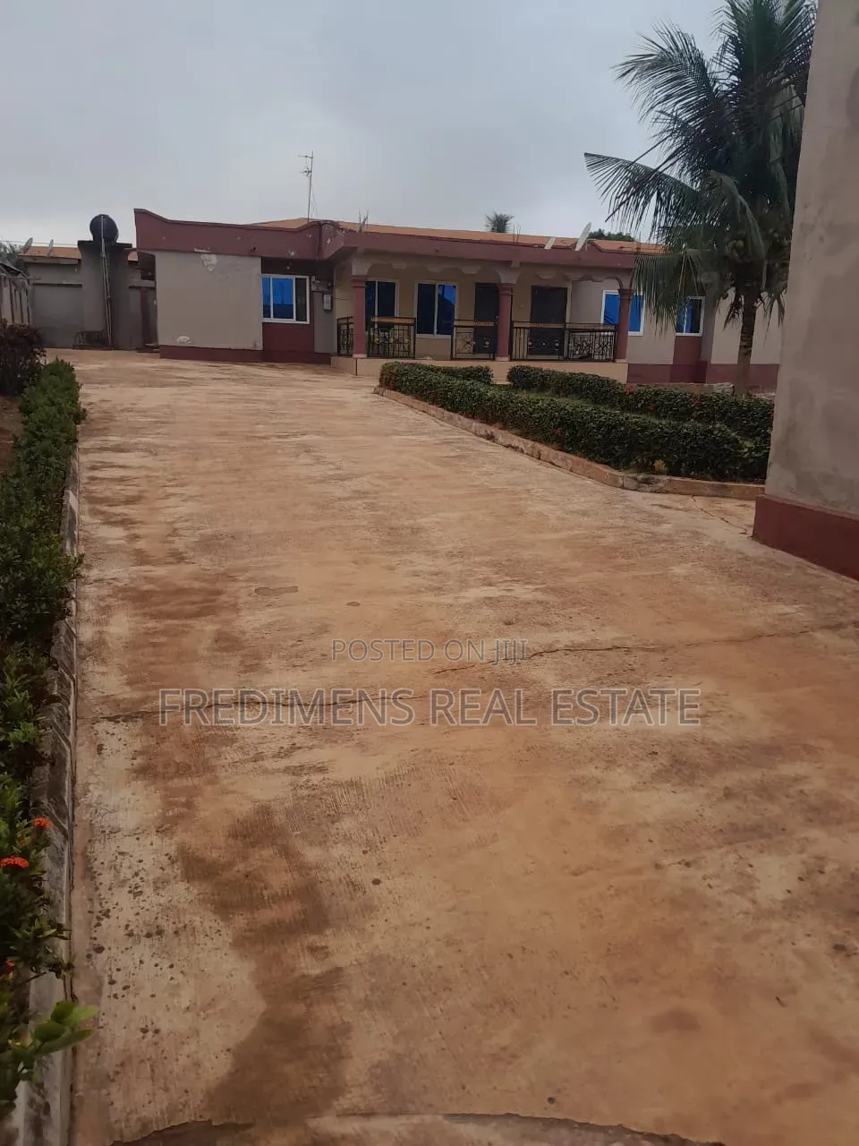 5bdrm House in Fredimens Real, Atwima Kwanwoma for sale