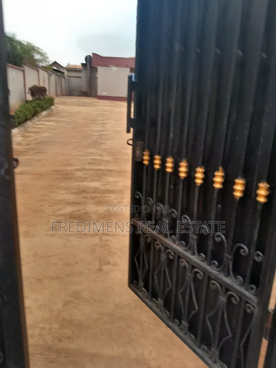 5bdrm House in Fredimens Real, Atwima Kwanwoma for sale