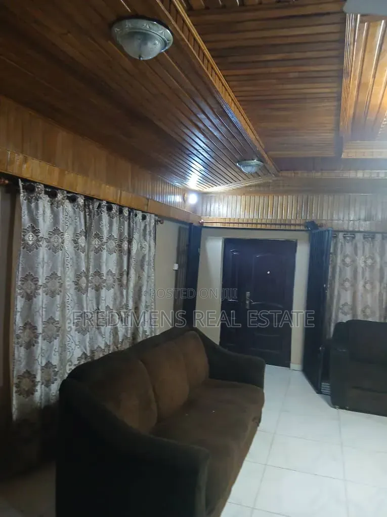 5bdrm House in Fredimens Real, Atwima Kwanwoma for sale