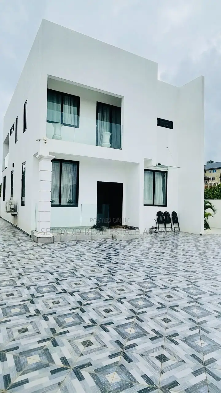 3bdrm Duplex in Sefdard Properties, Pokuase for sale
