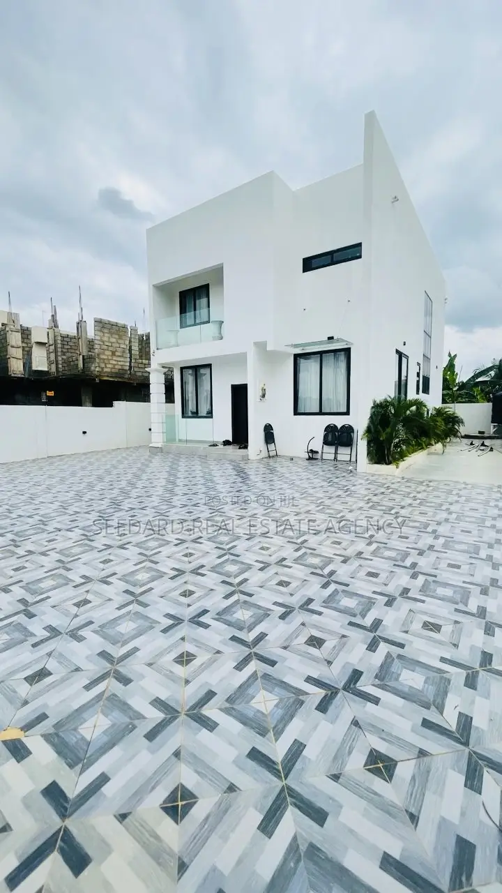 3bdrm Duplex in Sefdard Properties, Pokuase for sale