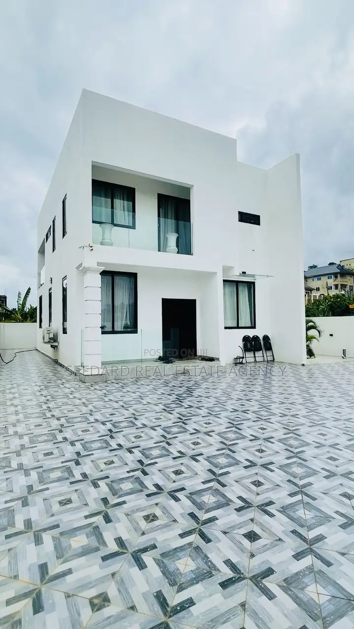 3bdrm Duplex in Sefdard Properties, Pokuase for sale