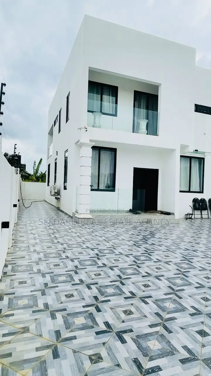 3bdrm Duplex in Sefdard Properties, Pokuase for sale