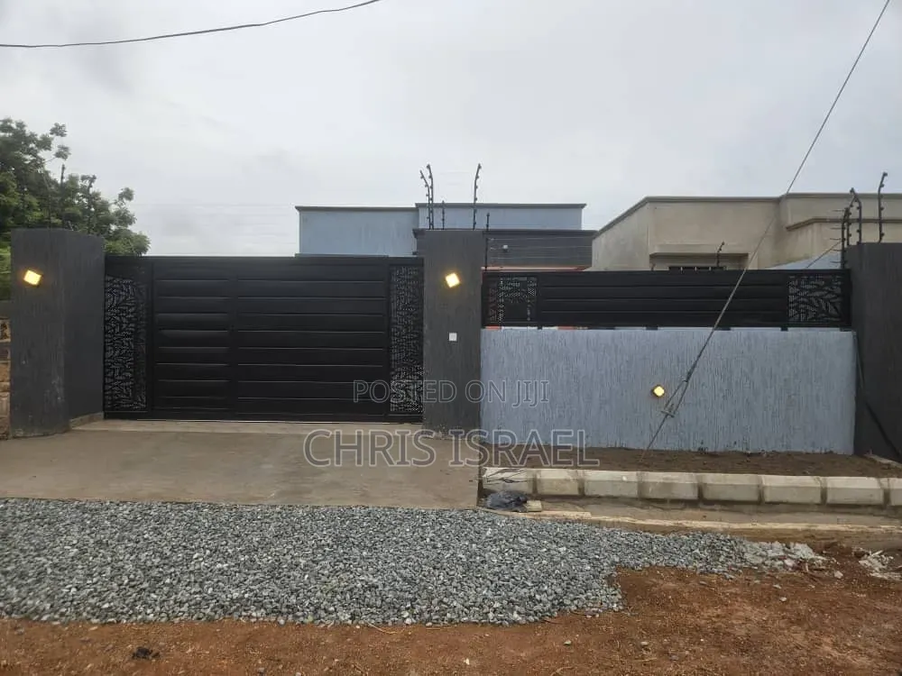 3bdrm House in Amrahia Katamaso for sale