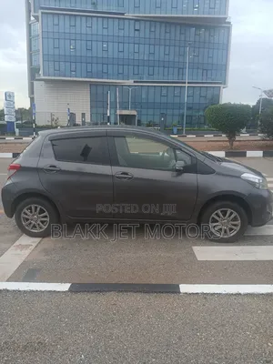 Toyota Vitz 1.3 AWD 5dr 2012 Gray