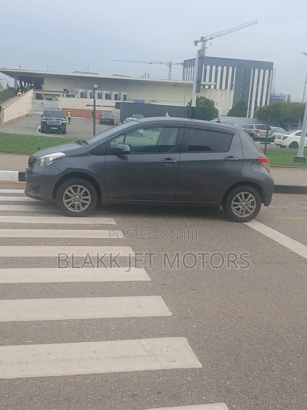 Toyota Vitz 1.3 AWD 5dr 2012 Gray