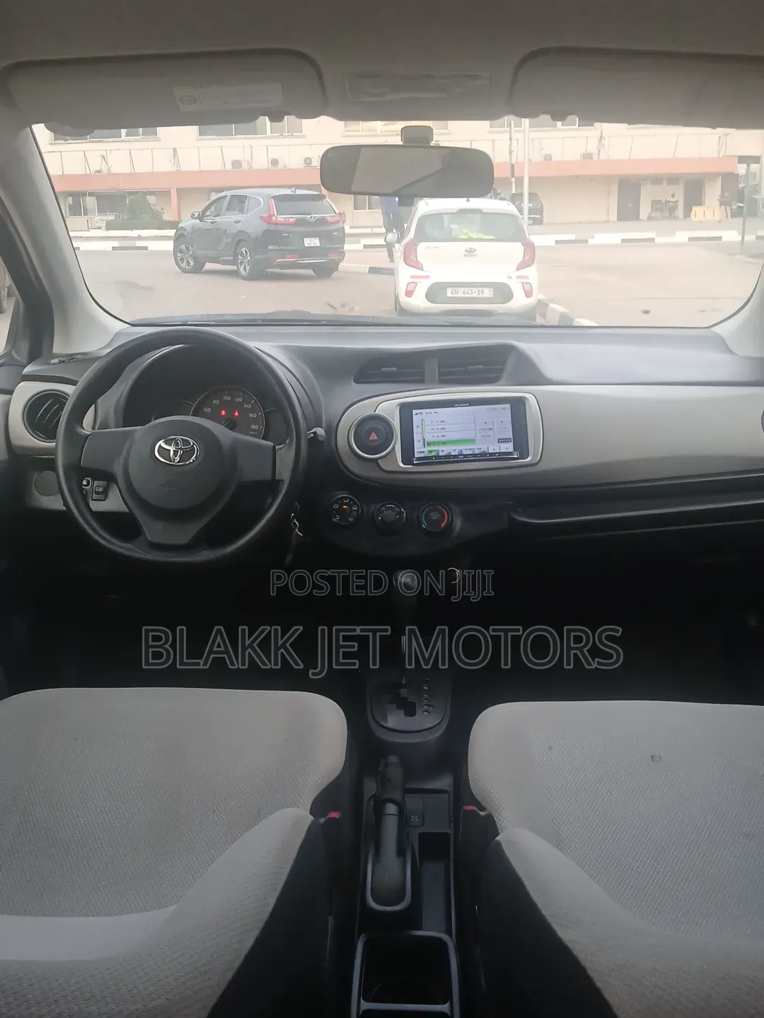 Toyota Vitz 1.3 AWD 5dr 2012 Gray