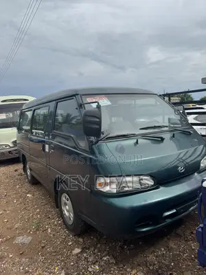 Hyundai H-100 2004 Green