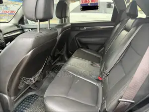 Kia Sorento LX 2012 Silver