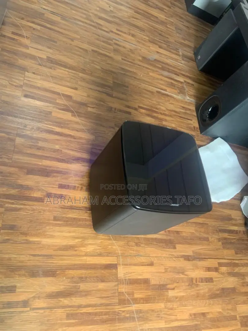 Bose Soundtouch 300 Soundbar Acoustimass 300 Bass Module