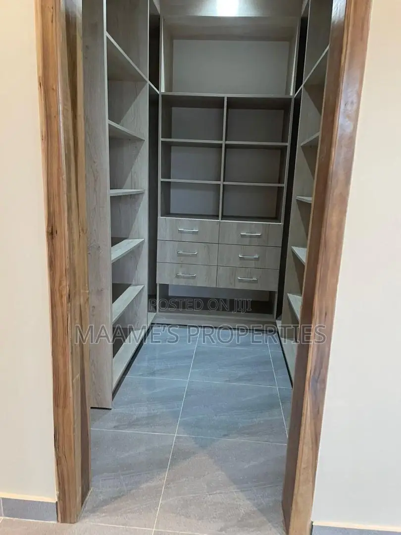 4bdrm Duplex in Oyarifa for rent