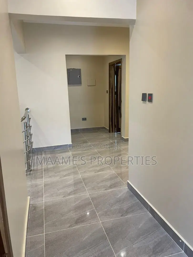 4bdrm Duplex in Oyarifa for rent