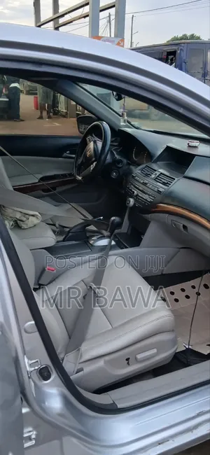 Honda Accord 2011 Silver