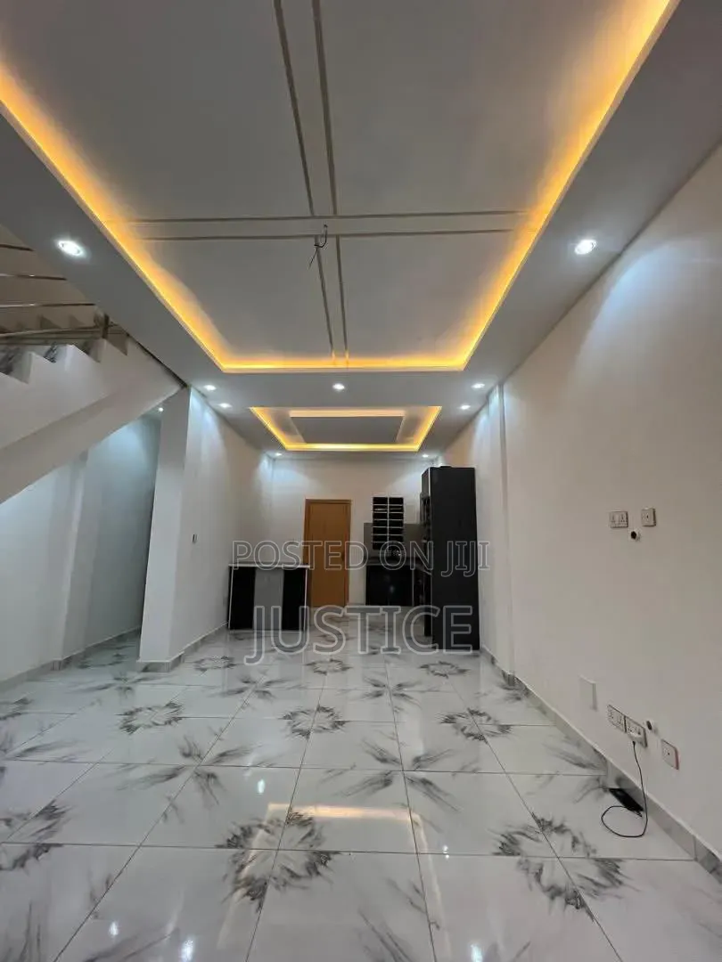 4bdrm House in East Legon, A&C Mall Area for rent