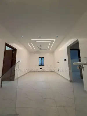 5bdrm Duplex in Dansoman for sale