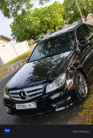 Mercedes-Benz C250 2014 Black
