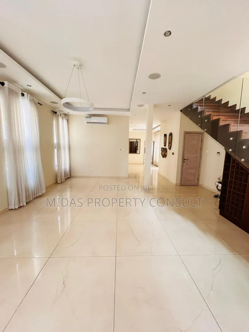 4bdrm House in Adjiringanor, Otano for sale