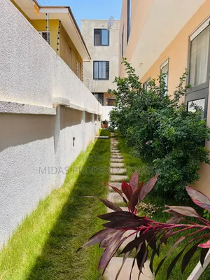 4bdrm House in Adjiringanor, Otano for sale
