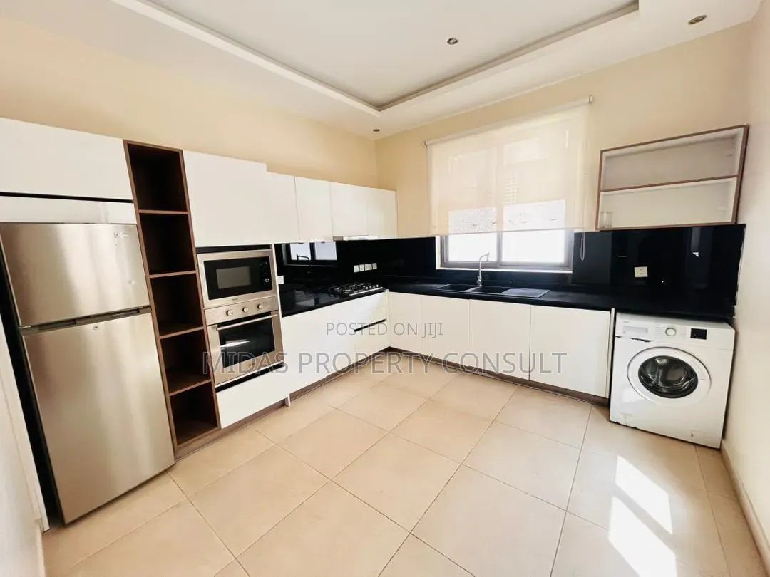 4bdrm House in Adjiringanor, Otano for sale