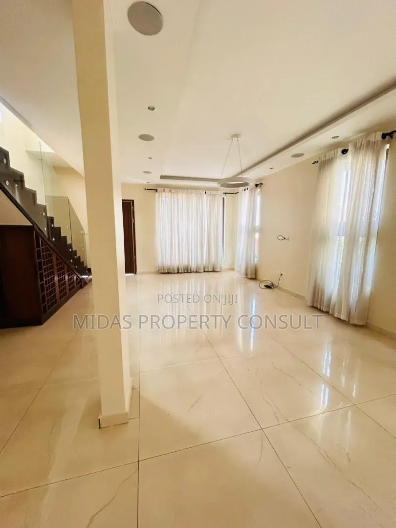 4bdrm House in Adjiringanor, Otano for sale