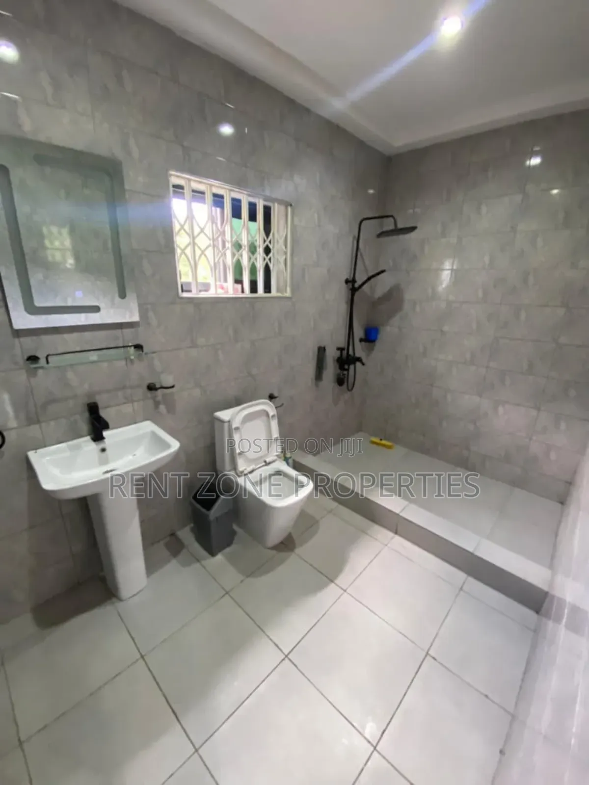 4bdrm Duplex in Kwabenya for rent