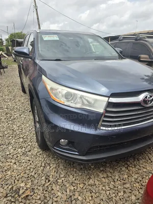 Toyota Highlander XLE 4dr SUV AWD (3.5L 6cyl 6A) 2014 Gray