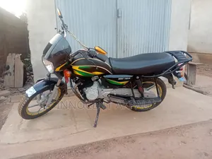 Bajaj Boxer 125 2022 Black