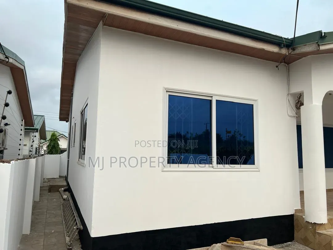 2bdrm House in White Estate Behind, Community 25 for sale