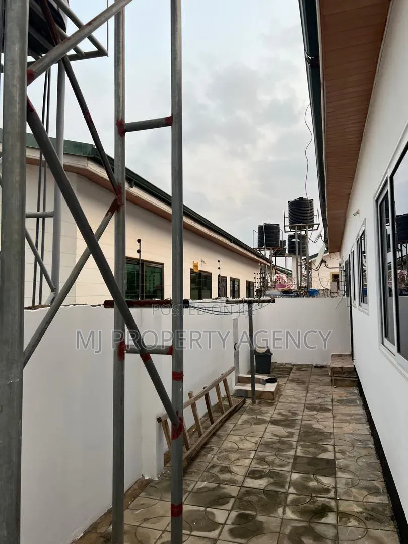 2bdrm House in White Estate Behind, Community 25 for sale