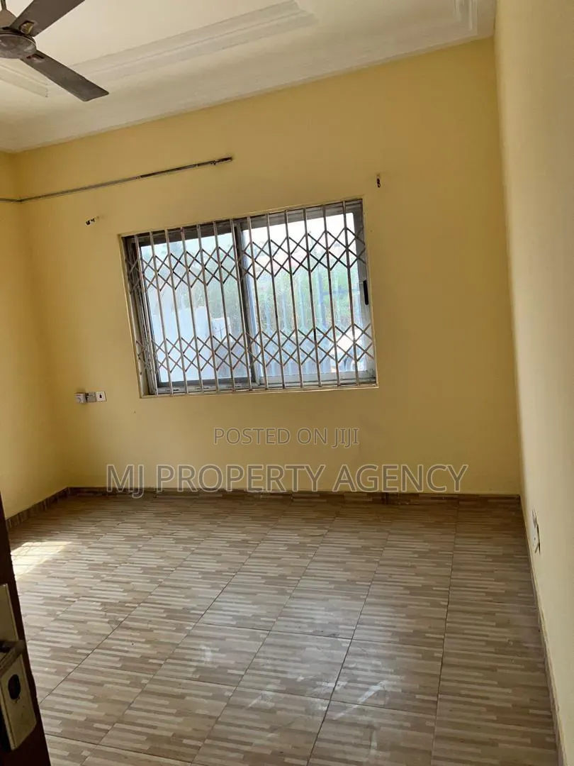 2bdrm House in White Estate Behind, Community 25 for sale