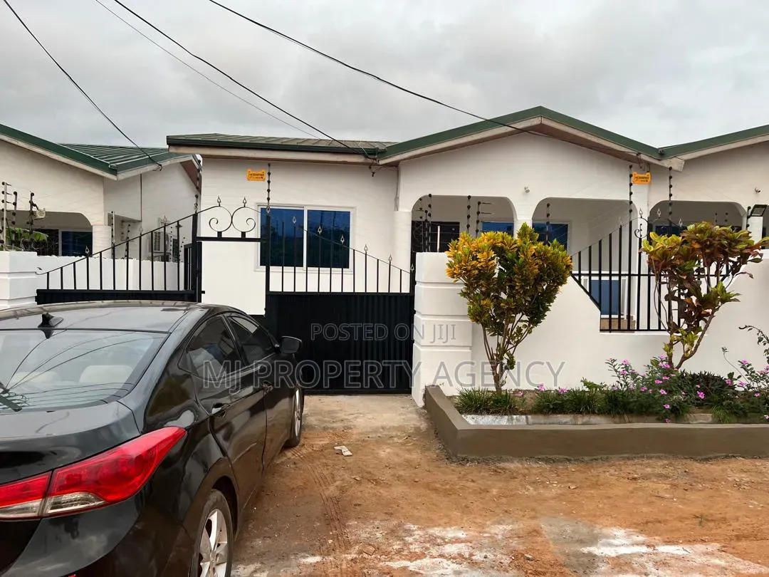 2bdrm House in White Estate Behind, Community 25 for sale