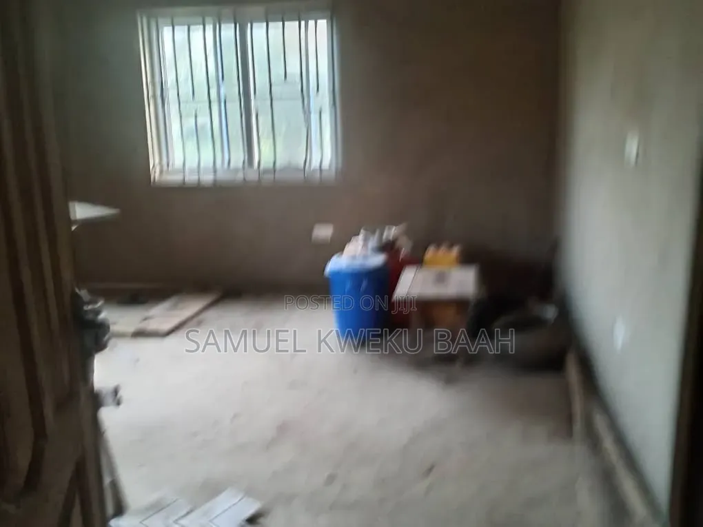 4bdrm Apartment in Prepraw, Nsawam Adoagyiri Municipal for sale