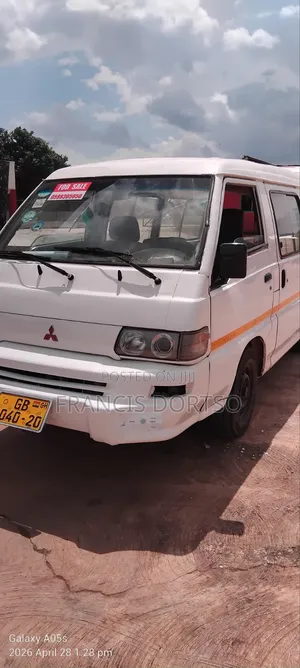 Hyundai H-100 2000 White