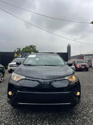Toyota RAV4 XLE 4dr SUV AWD (2.5L 4cyl 6A) 2018 Black