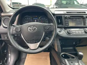 Toyota RAV4 XLE 4dr SUV AWD (2.5L 4cyl 6A) 2018 Black