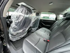Toyota RAV4 XLE 4dr SUV AWD (2.5L 4cyl 6A) 2018 Black