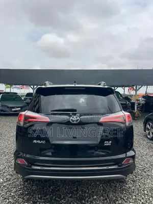Toyota RAV4 XLE 4dr SUV AWD (2.5L 4cyl 6A) 2018 Black