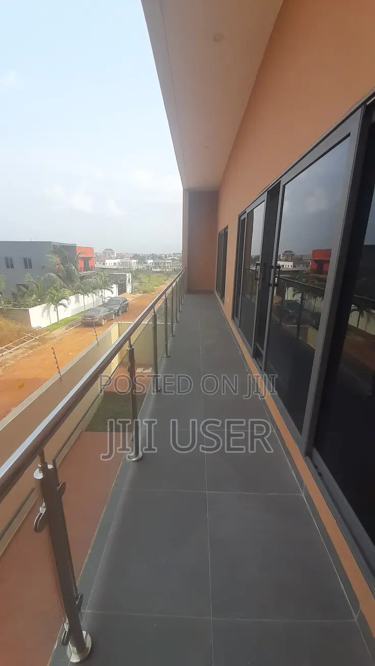 5bdrm House in Burma Camp for rent