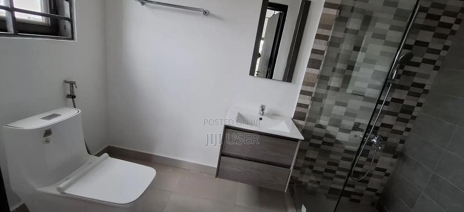 5bdrm House in Burma Camp for rent