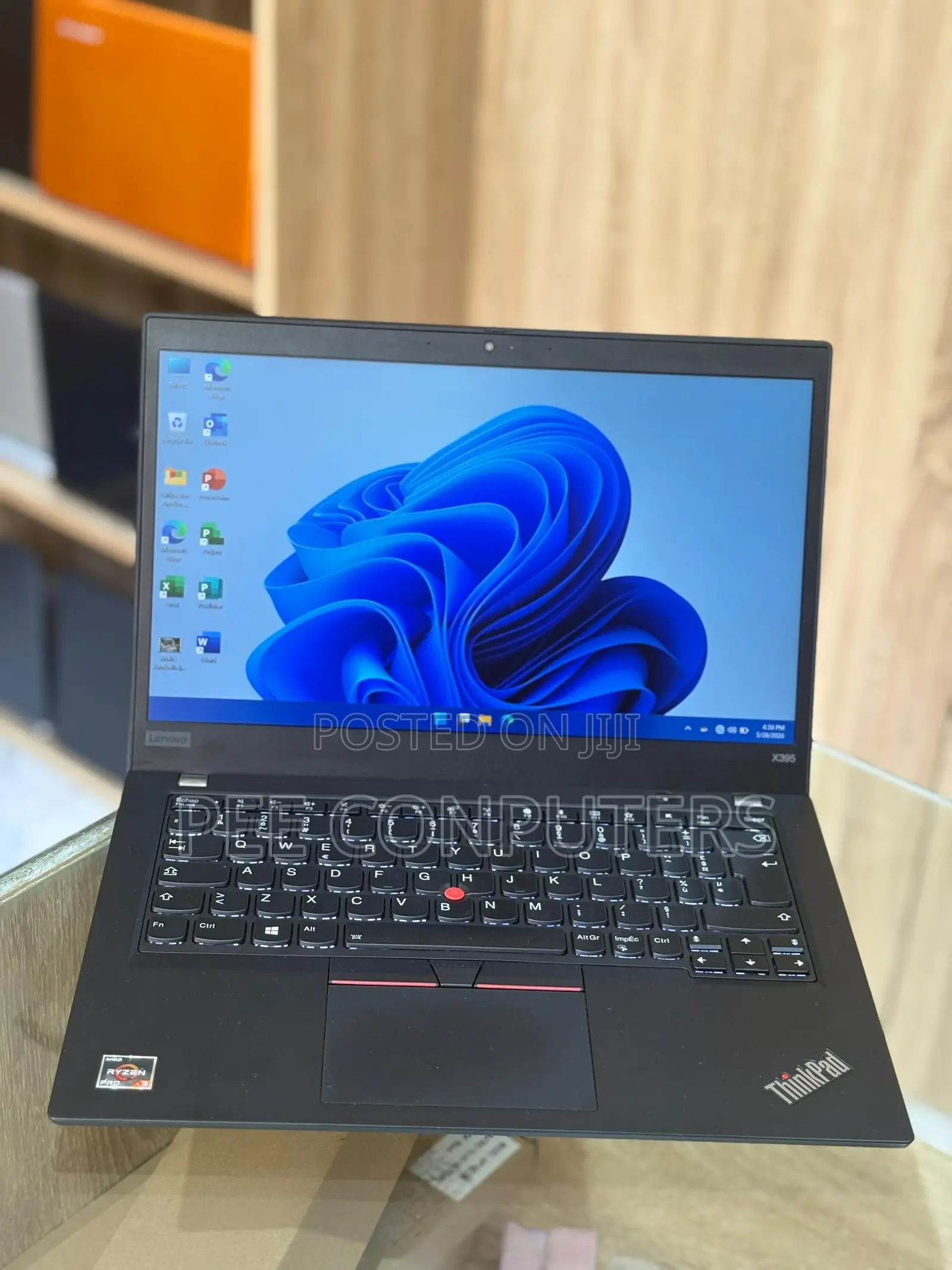 Laptop Lenovo ThinkPad x395 8GB AMD Ryzen 3 SSD 256GB