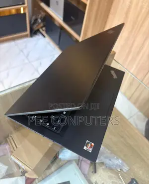 Laptop Lenovo ThinkPad x395 8GB AMD Ryzen 3 SSD 256GB