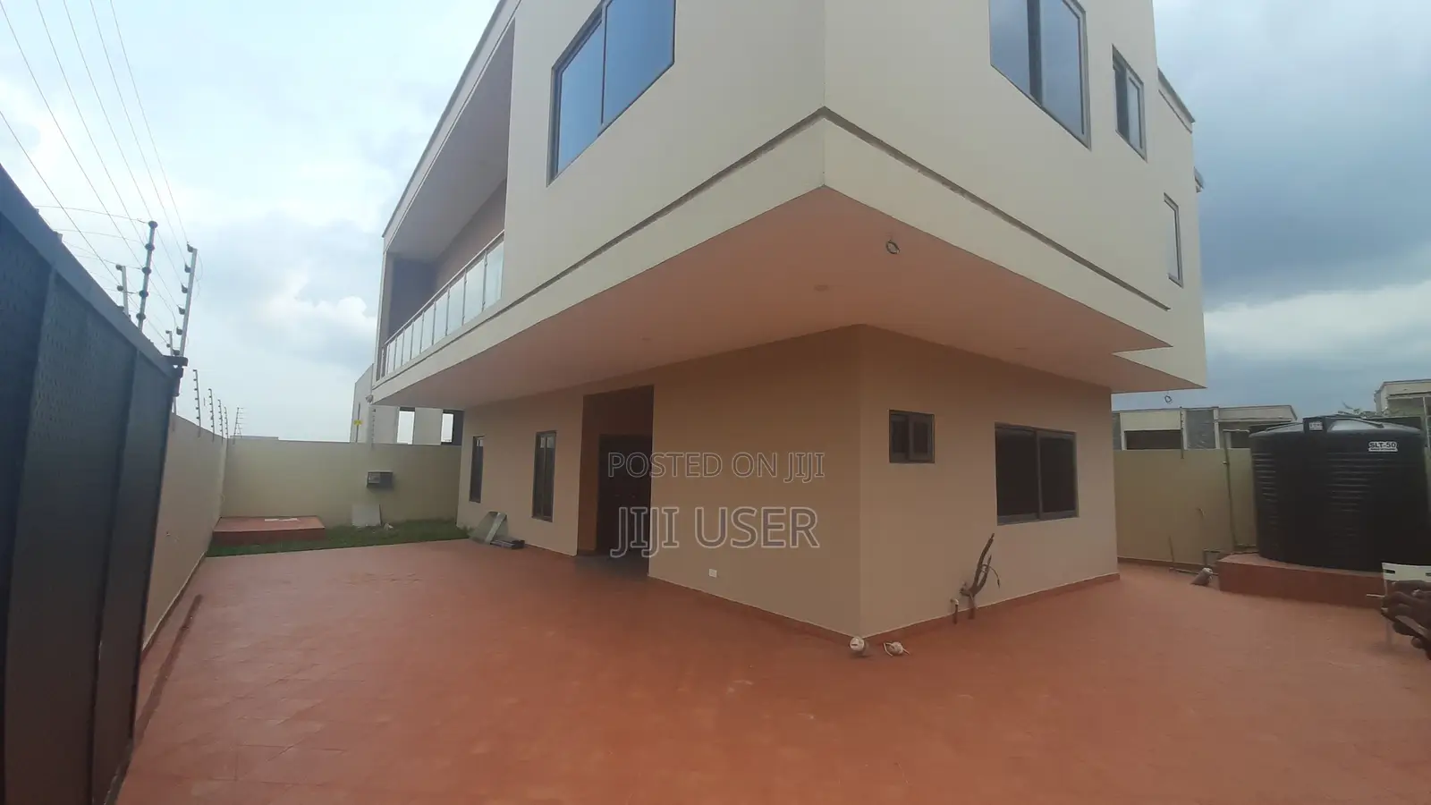 5bdrm House in Burma Camp for rent