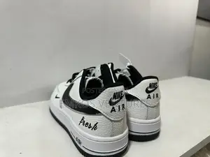 Nike Airforcee 1