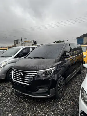 Hyundai Starex 2019 Brown