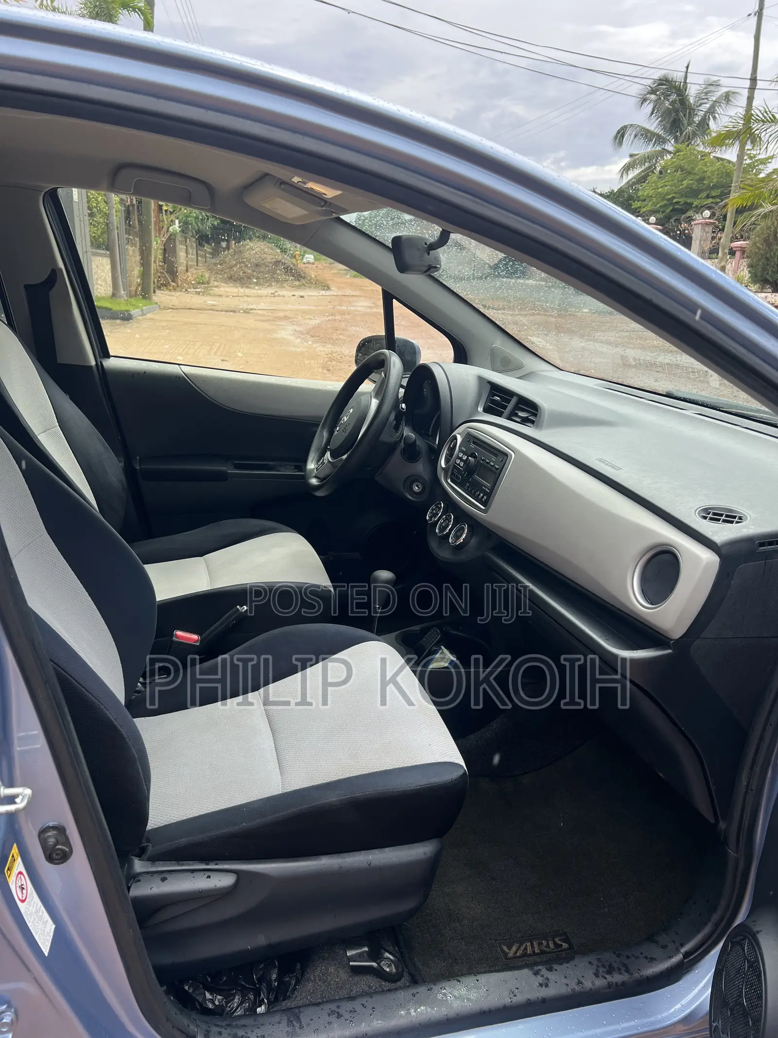 Toyota Yaris LE Hatchback 5dr 2013 Blue