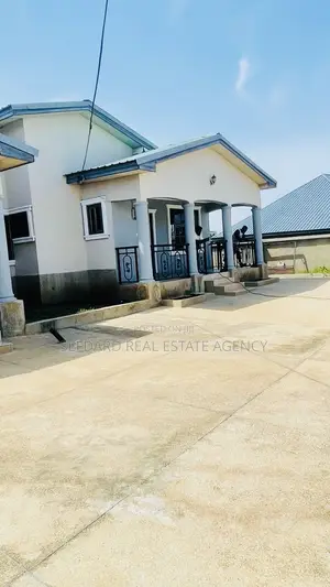 2bdrm Apartment in Sefdard Properties, Pokuase for rent