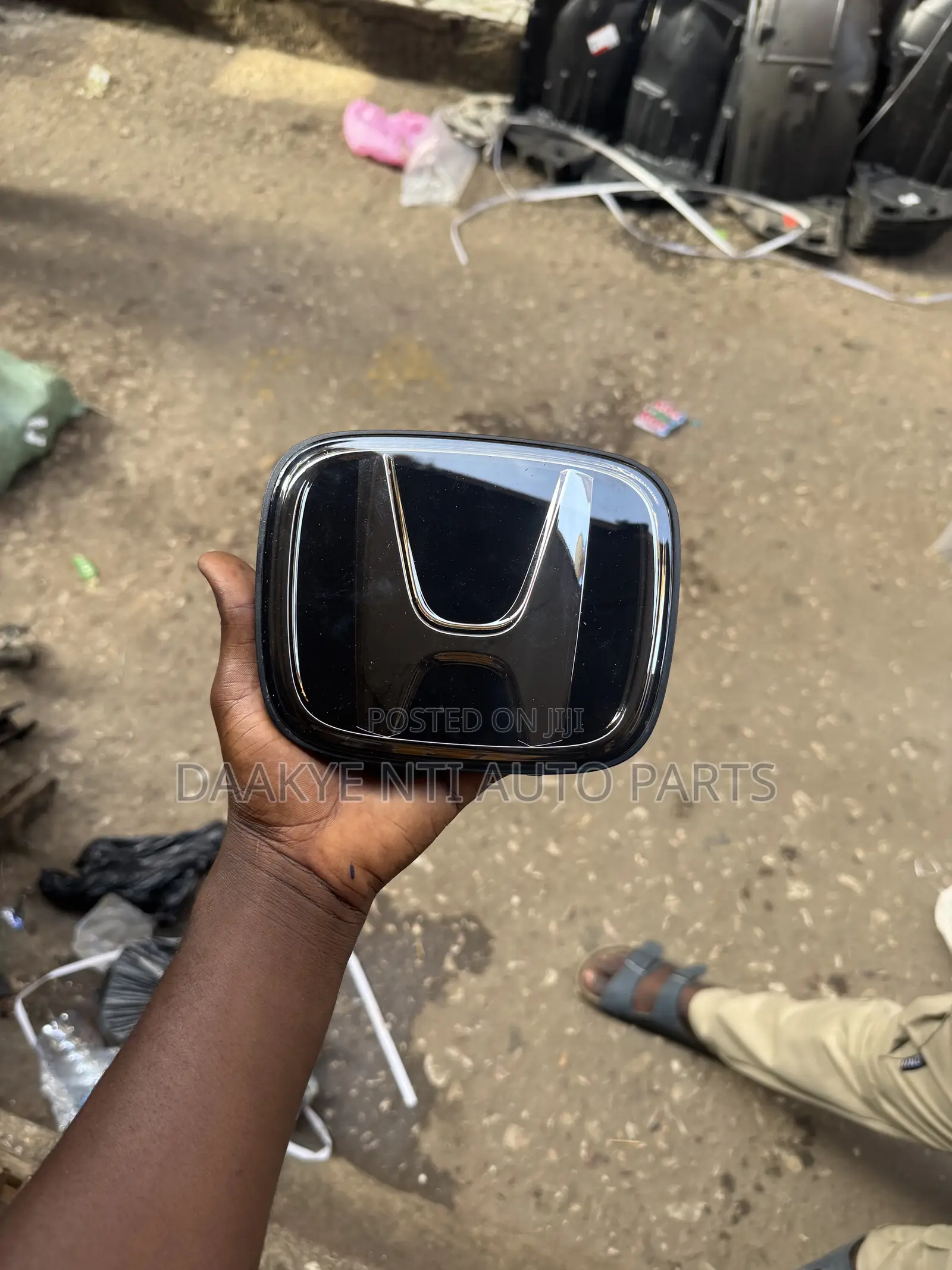 Honda Cr-v 2023-2024-2025 Crown ( Emblem )