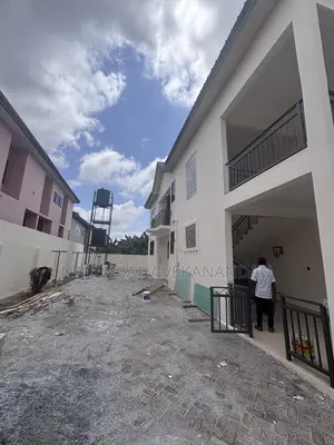 6bdrm House in Kumasi Metropolitan for sale